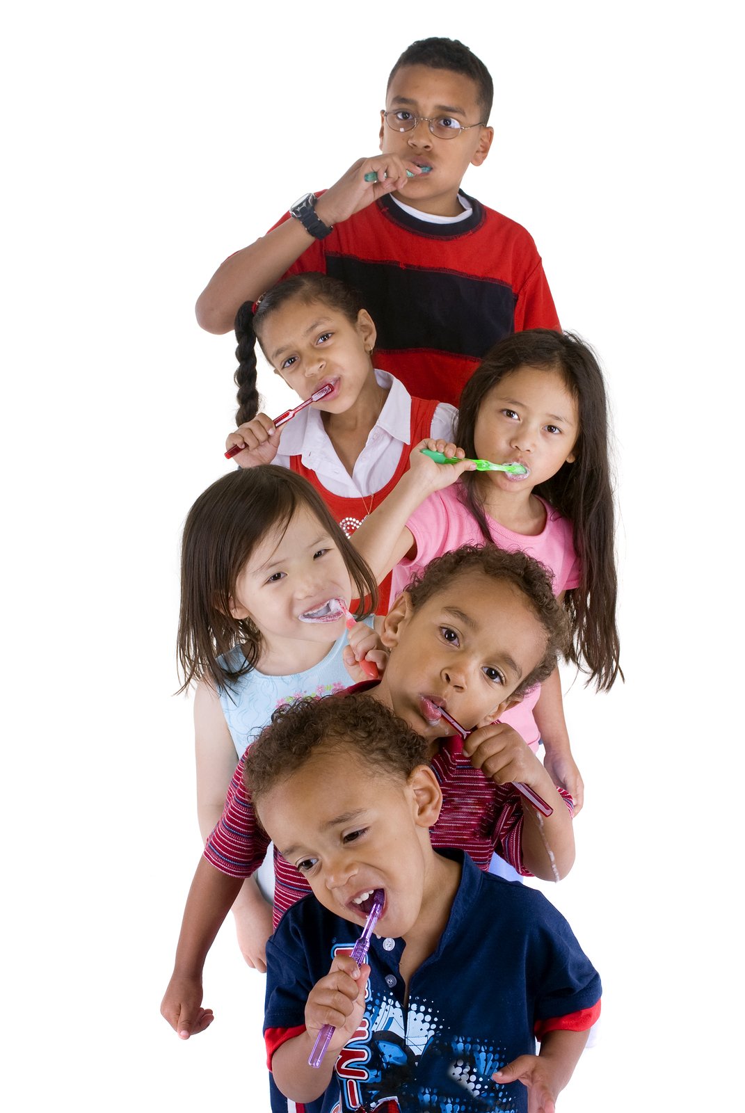 Resultado de imagen de children brushing their teeth