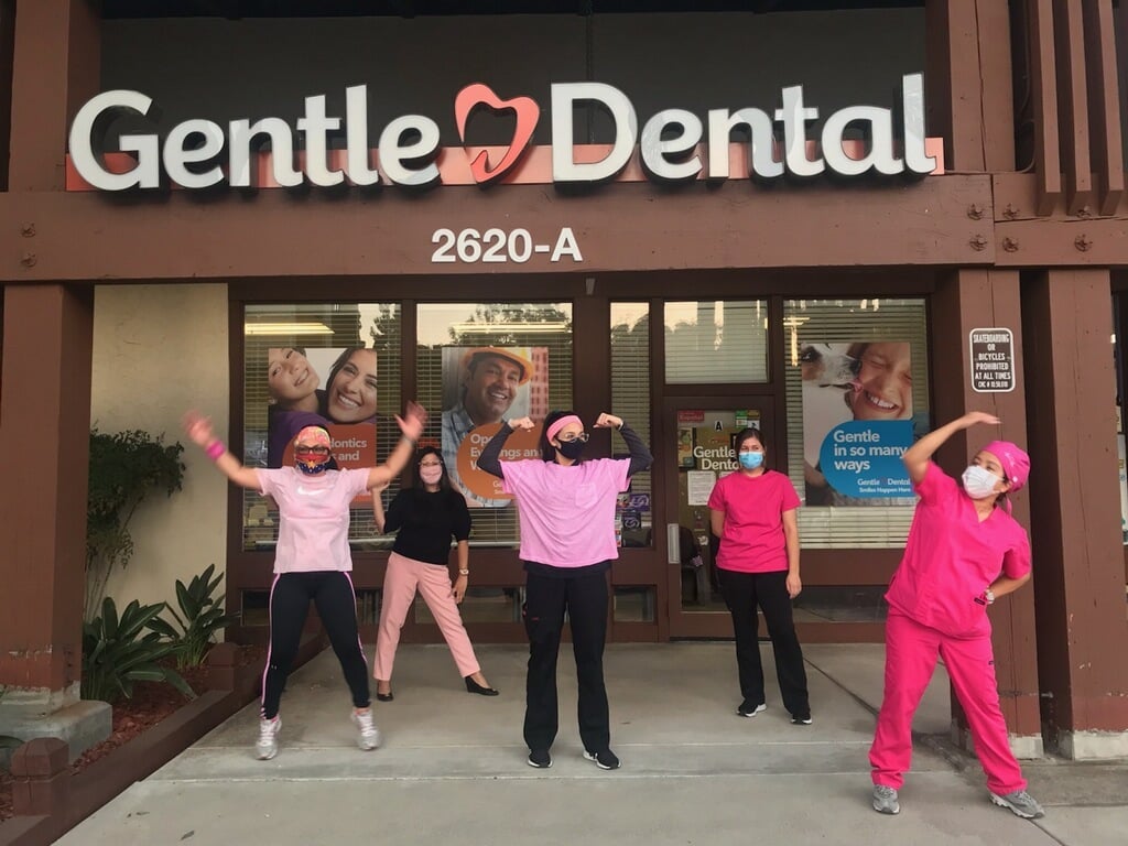CARLSBAD-TEAM-BREAST-CANCER-AWARENESS-PHOTOS
